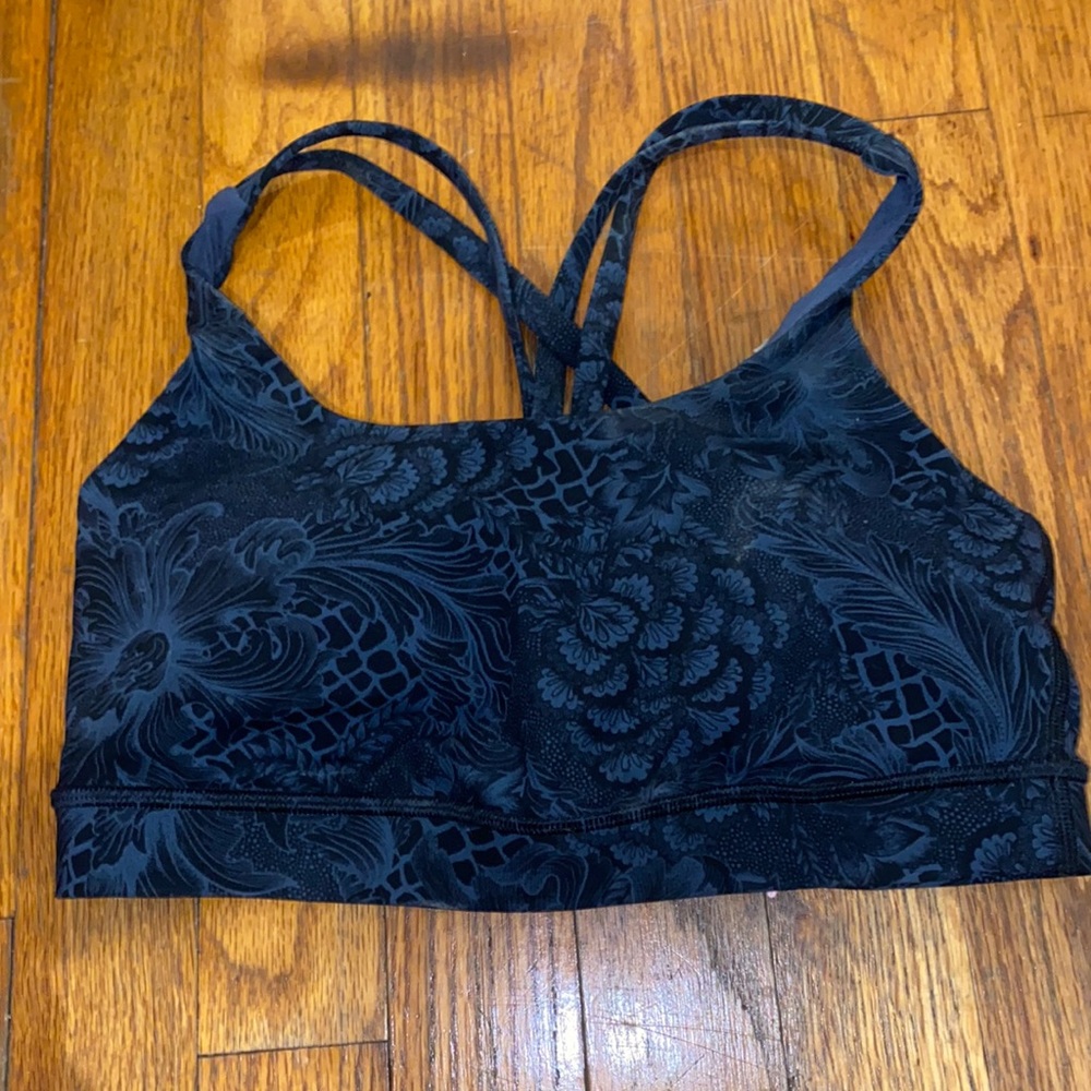 Lululemon sports bra